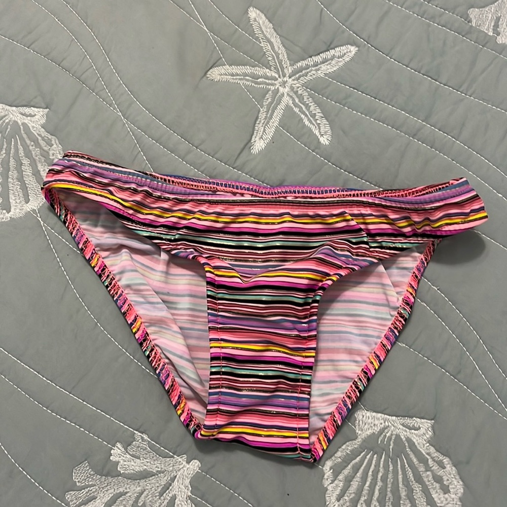 VENUS BIKINI BOTTOM SIZE 4 /LIKE NEW PRETTY MULTICOLOR STRIPES